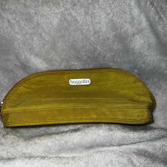 Baggallini cosmetics case in mustard yellow - Picture 2 of 8